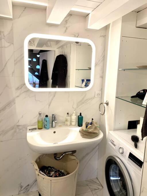 Charming Apartment In The Chartrons District Бордо Екстериор снимка